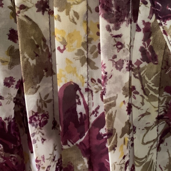 Dolled Up by Fang Sheer Purple Ombre Floral Blouse - Picture 4 of 8